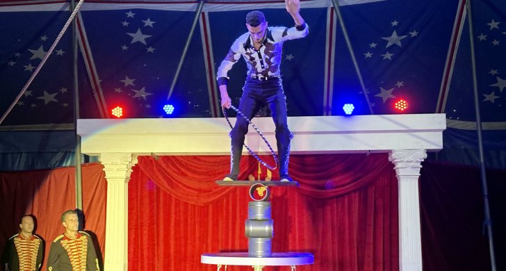 cirkus1.jpg